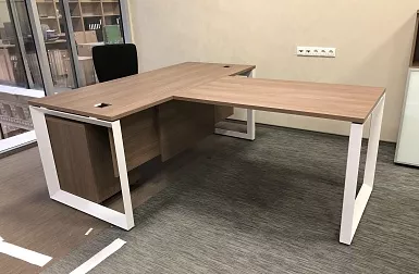 Титан Л